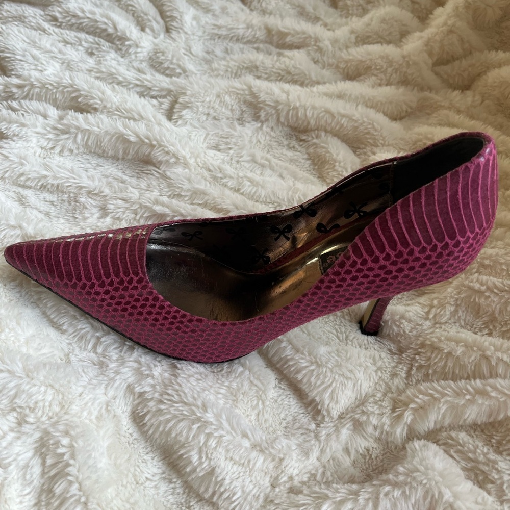 Dollhouse fuchsia pumps.👠 Size 7.5 Excellent Condition!